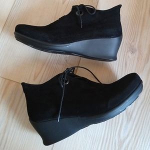 Wolky Hope Pombai Wedge Booties